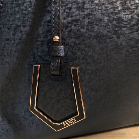 Fendi - Leather Tote AMAZING CONDITION! - Picture 3 of 4